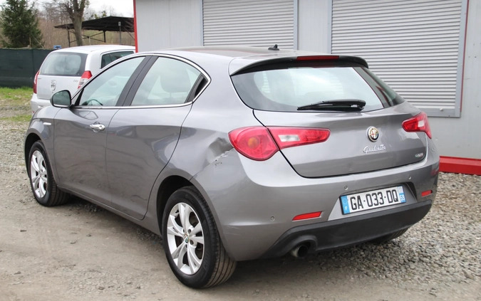 Alfa Romeo Giulietta cena 28900 przebieg: 143961, rok produkcji 2016 z Biała małe 379